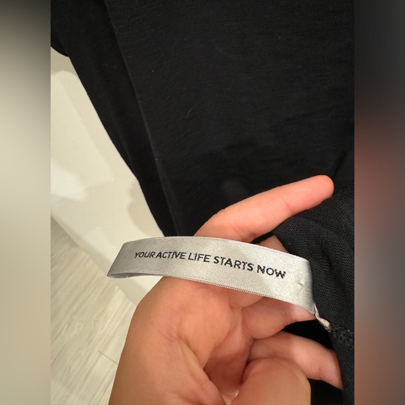 Lorna Jane Black logo T Shirt (L) - Picture 5 of 5